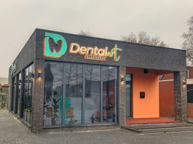 Dental Art Glanerbrug dış görünüm, Hollanda'da Rehealth doğrulanmış diş tedavisi partneri